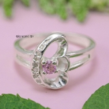 Nhẫn Bạc Nữ Trơn Thiết Kế Hình Nén Bạc Đính Đá Hồng Nổi Bật N2408260025