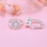 Bông Tai Bạc Nữ S925 Khong Tròn Cỏ 4 Lá Đính Đá Tấm Lung Linh H2410280010