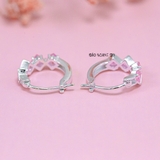 Bông Tai Bạc Cho Bé S925 Kiểu Bật Một Hàng Đá 4 Viên Ziczac Xinh Xắn H2410280058