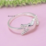 Nhẫn Bạc Nữ Trơn Ít Đá Thiết Kế Chữ I Love You N2408250057
