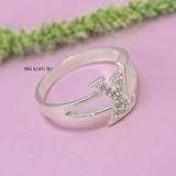 Nhẫn Bạc Nữ Trơn Ít Đá Thiết Kế Logo LV N2408250054