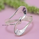 Nhẫn Bạc Nữ Thiết Kế Mẫu Nhẫn Trơn Cách Điệu N2409020089