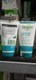 Gel Rửa Mặt Simple Thanh Khiết Giảm Bóng Nhờn 150ml