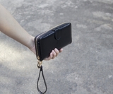 Ví dài cầm tay LIP Wallet