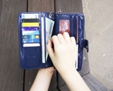 Ví dài cầm tay LIP Wallet