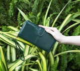 Ví dài cầm tay LIP Wallet