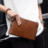 Clutch khóa mã số da bò vân cá sấu LOUIS HAVIAS™