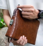 Clutch khóa mã số da bò vân cá sấu LOUIS HAVIAS™