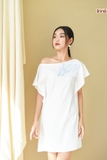 Váy đũi trắng lệch vai thêu san hô xanh Linné