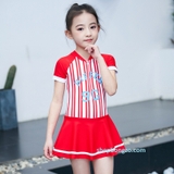 Bộ bơi cộc chống nắng liền chân váy kẻ 9G - Màu đỏ