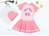 Bộ bơi bé gái cộc tay liền, hồng kẻ 96, liền chân váy, kèm quần rời.