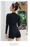 Bộ bơi dài tay đen kéo khóa, quần cộc liền 2208
