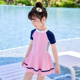 Bộ bơi bé gái cộc liền chân váy, hồng tay than 32626Y