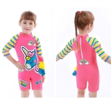 Bộ bơi bé gái hồng cộc liền, ngựa xanh, tay kẻ vàng (9017-2)