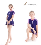 Bộ bơi bé gái cộc liền chân váy, màu xanh than, vai chữ