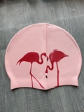Mũ bơi nữ hồng, hình 2 cò
