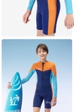 Bộ bơi giữ nhiệt bé trai dài liền, quần ngắn, xanh cam, vải dày 2.5mm DS M163704Y