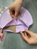 Mũ bơi chống nước trẻ em, chất liệu silicone cao cấp, co giãn,màu tím, hình thỏ