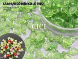 Lá nhựa cổ điển có lỗ treo