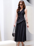 Allie pleated skirt in Black