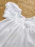 M174 - Váy Đầm Bé Gái Babydoll Màu Trắng Voan Hoa Cài Cổ Vuông