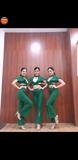 Bộ suit xanh lá cho vũ đoàn nhảy