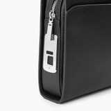 Clutch cầm tay đeo chéo da bò Taiga màu đen RB14