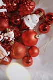 .Hộp 39 phụ kiện & châu đỏ trắng - Santa Claus in Snowland