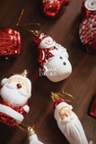 .Hộp 39 phụ kiện & châu đỏ trắng - Santa Claus in Snowland
