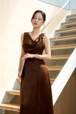 Đầm xòe ôm trên xòe dưới khóa sau thời trang