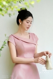 Đầm xòe cổ biến kiểu dài qua bắp