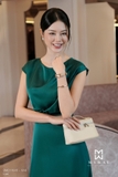 Đầm xòe cổ tròn vai chờm dài qua bắp