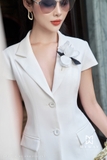 Outlet | Áo vest cổ V chiết eo đính hoa Le Blanc