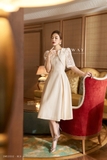 Outlet | Đầm xòe tay lỡ cổ cách điệu phối ren hoa