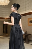 Đầm xòe xếp ly cổ V