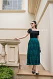 Chân váy xòe dập ly họa tiết