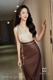 Áo kiểu dáng suông cổ tim