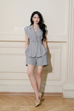 Quần short khóa trước dáng A nhẹ dài trên gối