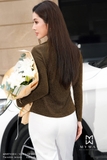 Áo cotton ôm vừa dáng cổ lọ
