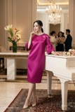Đầm suông vừa dáng cổ tròn dài qua gối