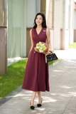 Đầm xòe cổ biến kiểu không tay trang trí khuy