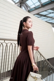 Đầm kiểu trên ôm dưới xòe khóa sau dài qua bắp