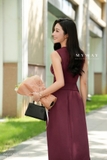 Đầm xòe cổ biến kiểu không tay trang trí khuy