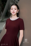 Đầm trên ôm dưới xòe cổ tròn trang trí hạt trai