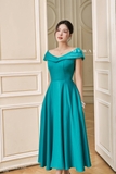 Đầm xòe cổ thuyền trễ vai qua bắp