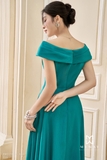 Đầm xòe cổ thuyền trễ vai qua bắp