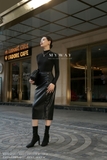 Chân váy ôm Simili Leather đính cúc mạ