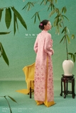 Áo dài dáng cổ tàu phối hoa cài