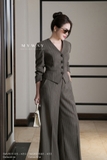Áo vest dáng cơ bản phối cổ tim