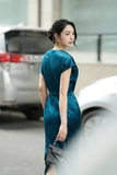 Đầm ôm cổ V dài qua bắp vai chờm
